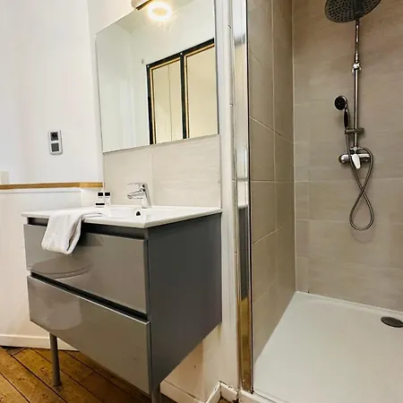 Standing T2 Near The Train Station And Shops Appartement Tours